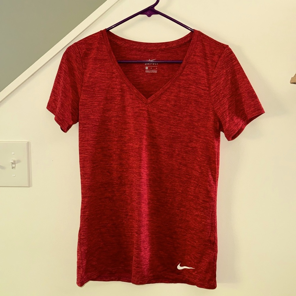 NWOT Nike Dri-Fit Women’s Medium Short Sleeve V-neck Red Athletic T-shirt